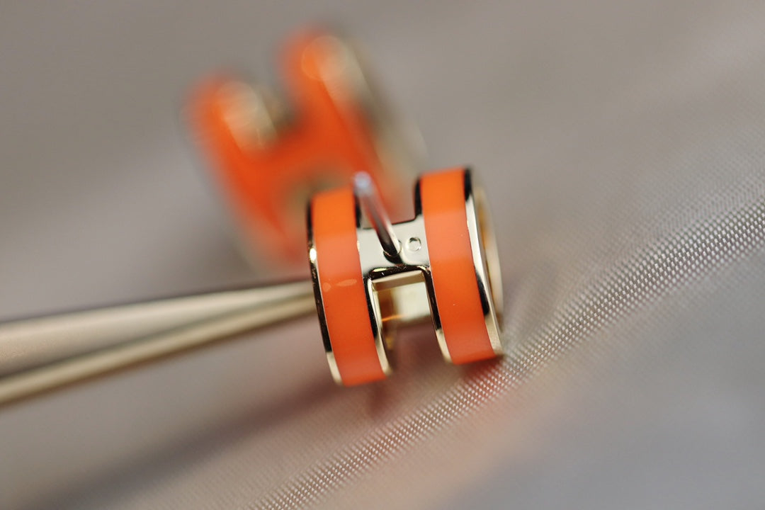 [Shinejoy]MINI POP H EARRINGS ORANGE