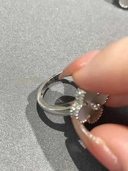 [Shinejoy]CLOVER SILVER MOP DIAMOND RING