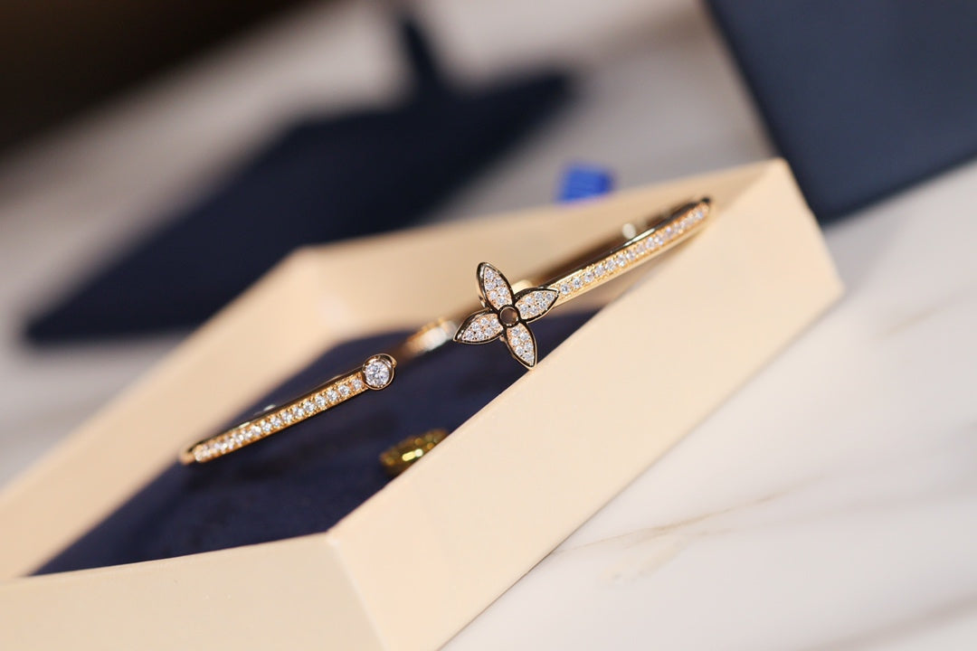 [Shinejoy]IDYLLE GOLD OPEN BRACELET DIAMOND PAVED