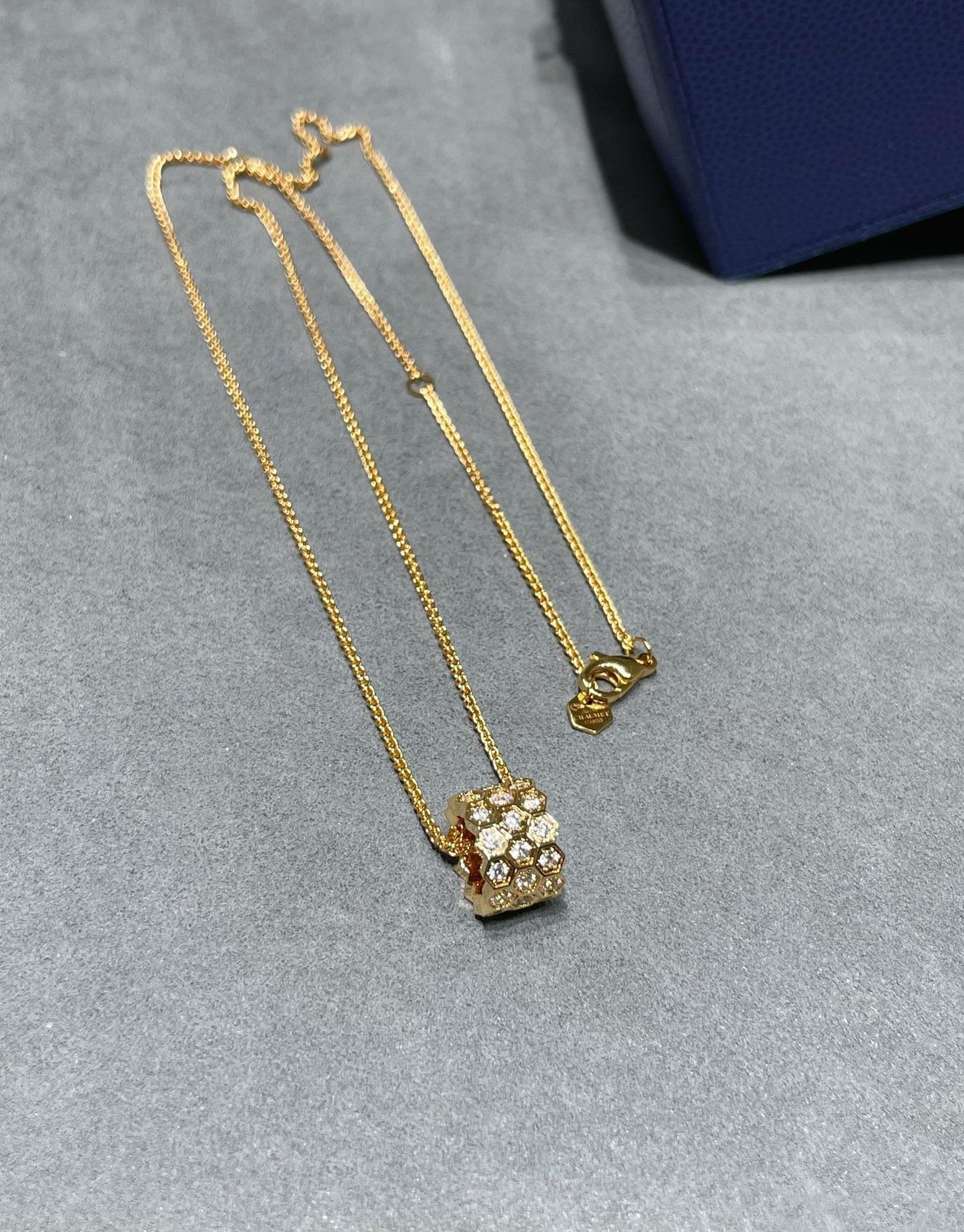 [Shinejoy]BEE LOVE DIAMOND PAVED 3 ROW NECKLACE