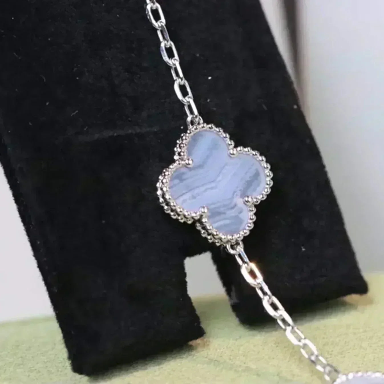 [Shinejoy] CLOVER 5 MOTIF PURPLE CHALCEDONY BRACELET COLLECTION