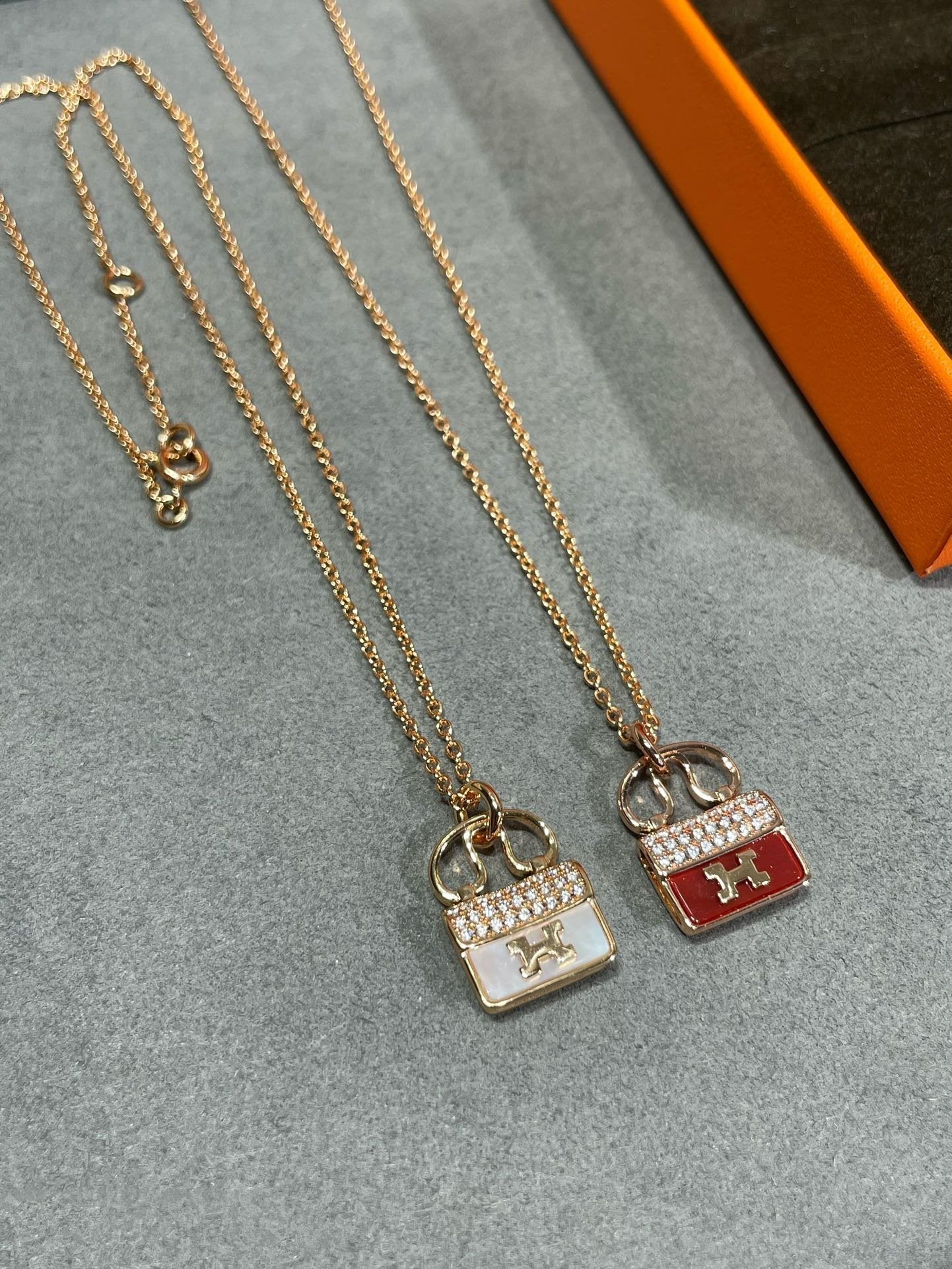 [Shinejoy]H CIRCE MOISSANITE PENDANT NECKLACE GOLD