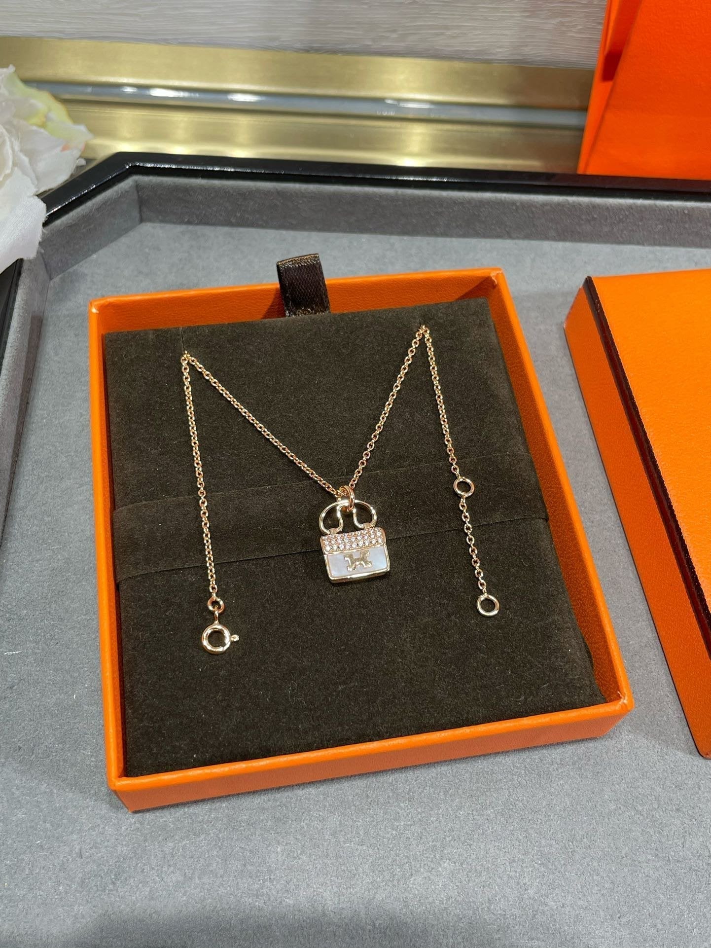 [Shinejoy]H CIRCE MOISSANITE PENDANT NECKLACE GOLD