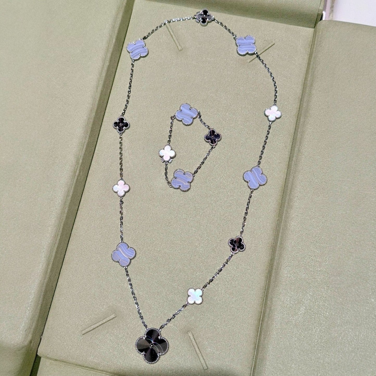 [Shinejoy]DETACHABLE CLOVER 15(11+4) FLOWER SILVER NECKLACE SET